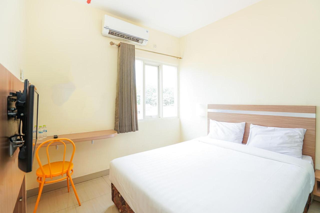 Pratisarawirya Guesthouse By Ecommerceloka Surabaia Exterior foto